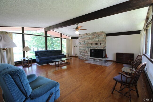 Building Photo - 6363 Muskrat Bay Rd