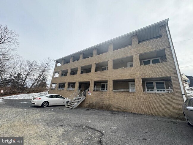 Building Photo - 1056 Dual Pl