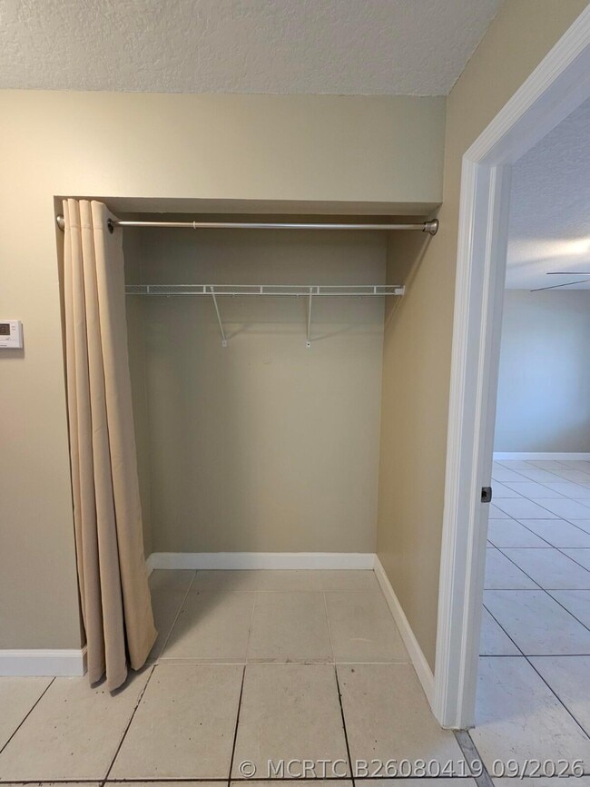 Building Photo - 4876 Orleans Ct