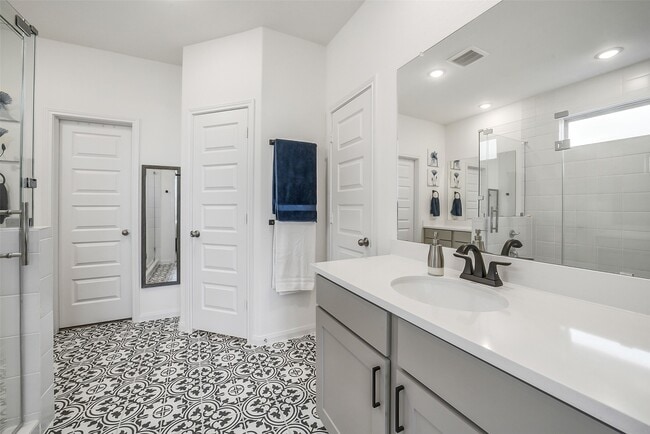 Building Photo - 31419 Elmgrove Knl Dr