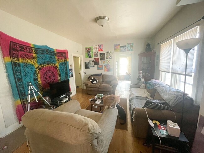 Building Photo - Italian Estates Property Management