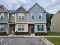 Building Photo - 2 bedroom, 2.5 bath unfurnished townhouse in Holly Ridge - Beacon Woods Community