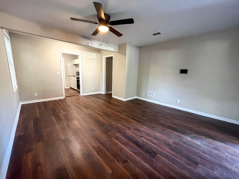 Building Photo - 1831 Bennett St