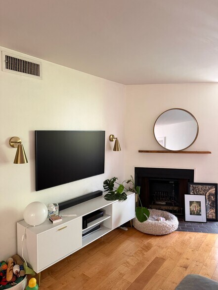 Building Photo - 4141 Via Marisol