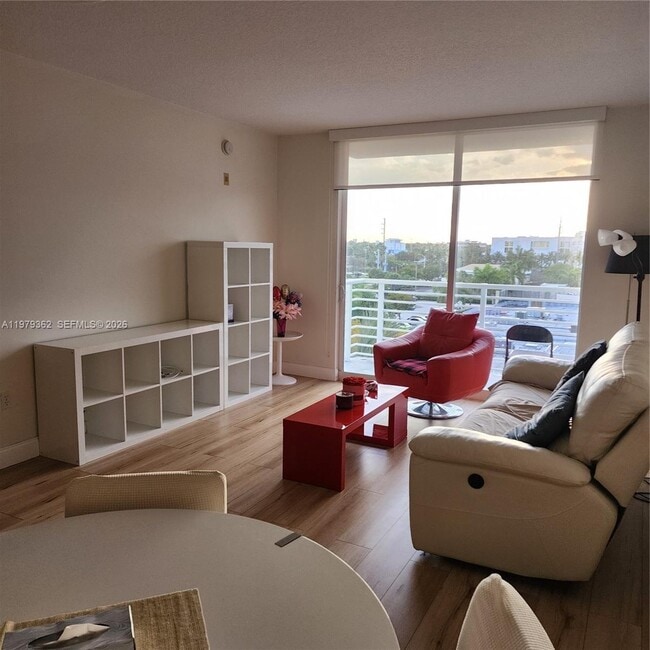 Building Photo - 2775 NE 187th St