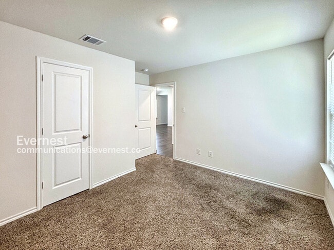 Building Photo - 3213 Perman Dr