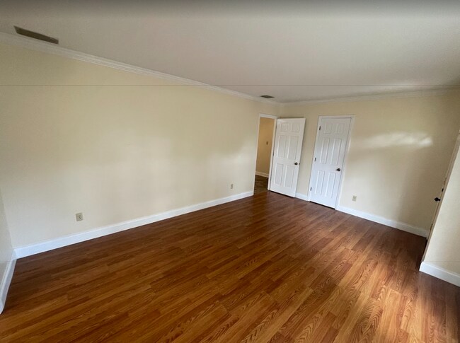 Building Photo - 411 S Audubon Dr