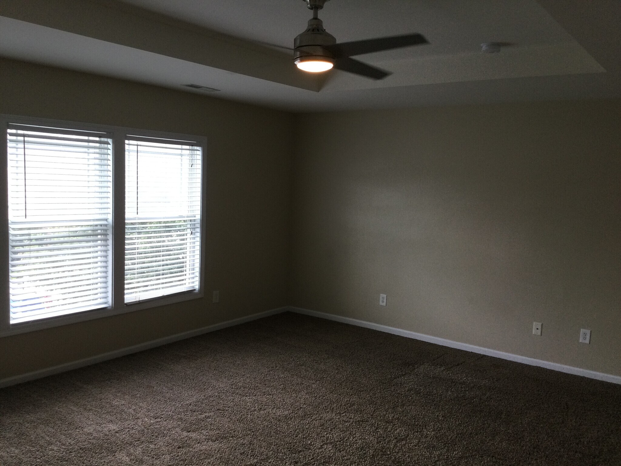 Building Photo - 88 Killington Dr