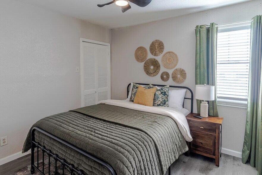 Building Photo - 911 Rockwall St