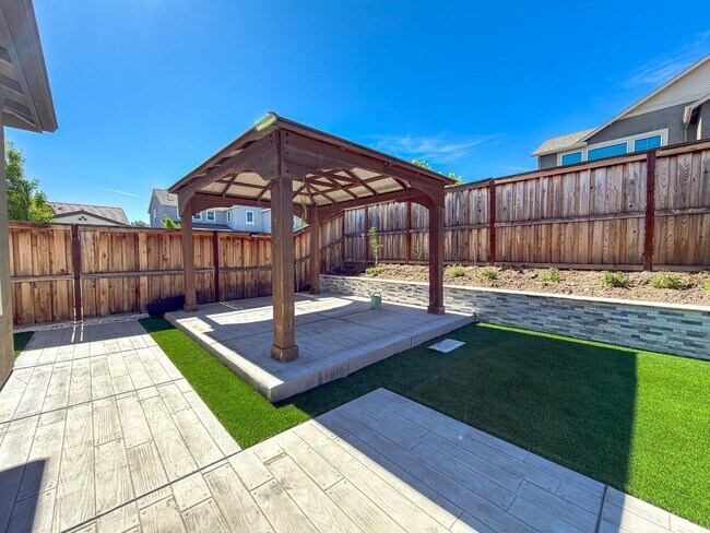 Building Photo - 2665 Luna Ave