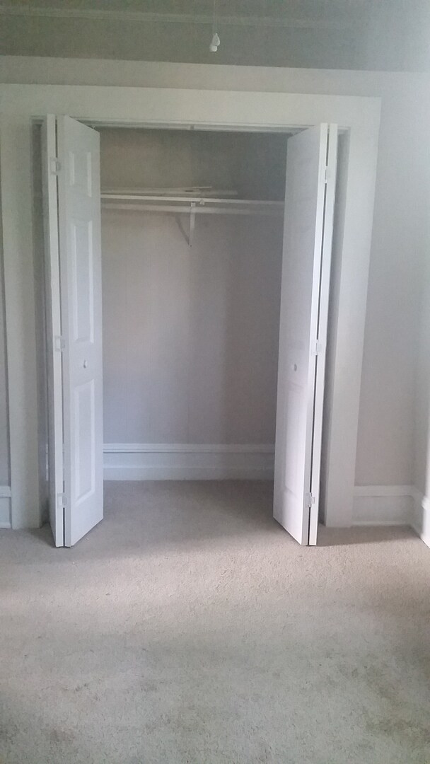 Building Photo - Awesome 1+ Bedroom apartment in Duplex