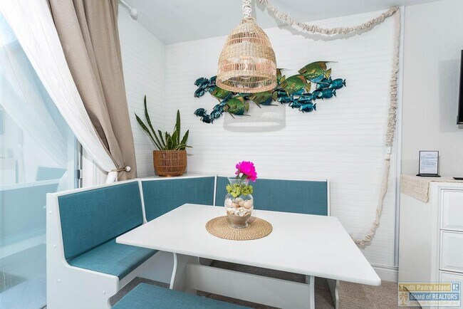 Building Photo - 127 E Atol St