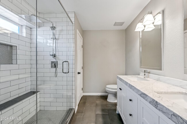 Building Photo - 2075 S Peppertree Dr