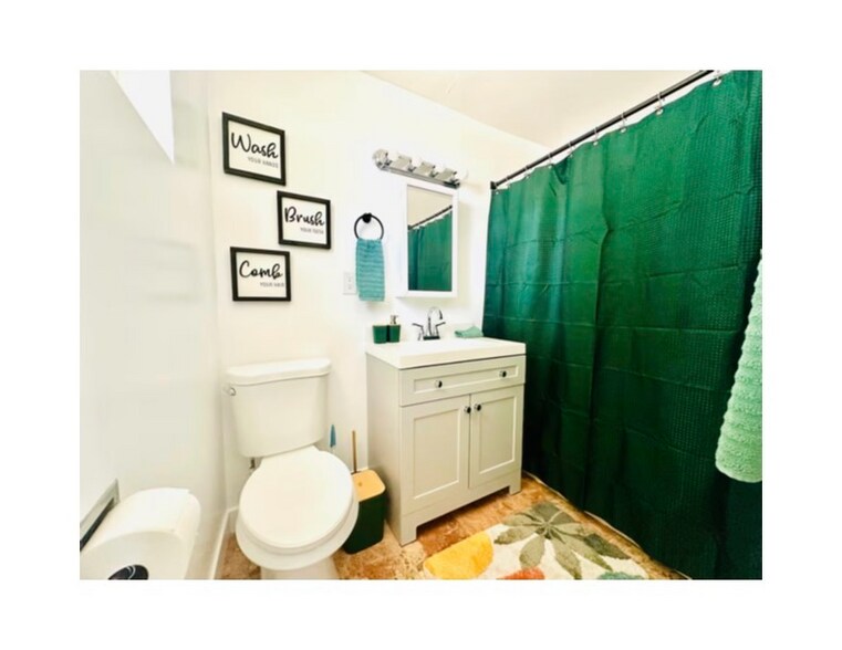 Building Photo - 187 W Center St