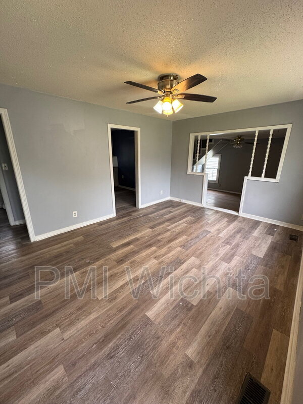 Building Photo - 707 N Spruce St