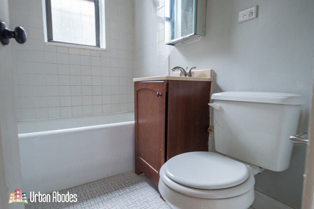 Building Photo - 4614 Paulina N St