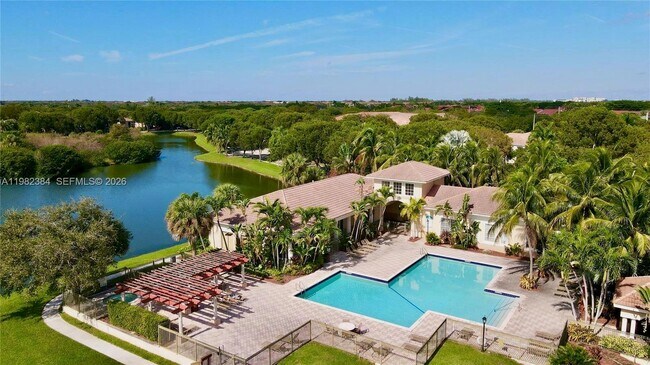 Building Photo - 2557 Centergate Dr