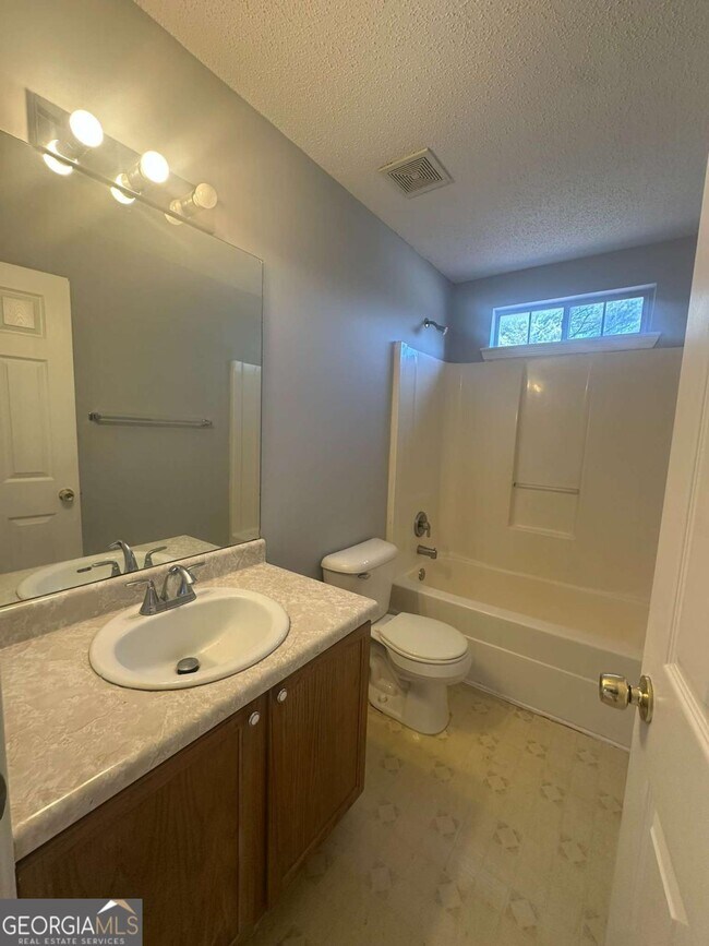 Building Photo - 471 Eagles Crossing Cir