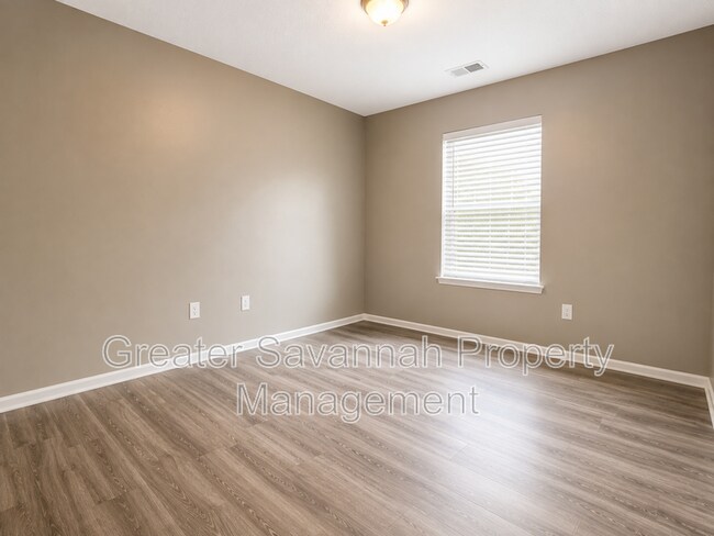 Building Photo - 109 Willow Dr