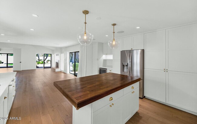 Building Photo - 7328 E Krall St