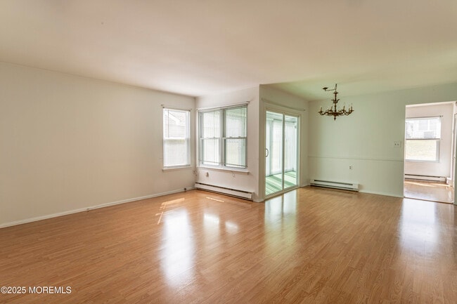 Building Photo - 73 Buckingham Dr N