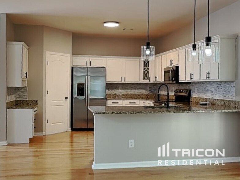 Building Photo - 2725 Sedgeview Way NE