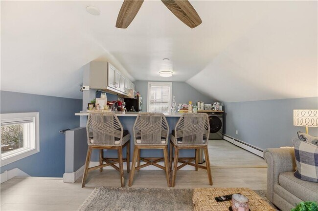 Building Photo - 9 Bacheller St