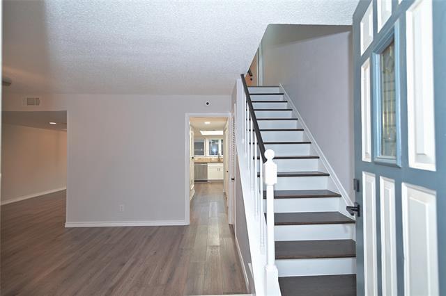 Building Photo - 378 Westview Terrace
