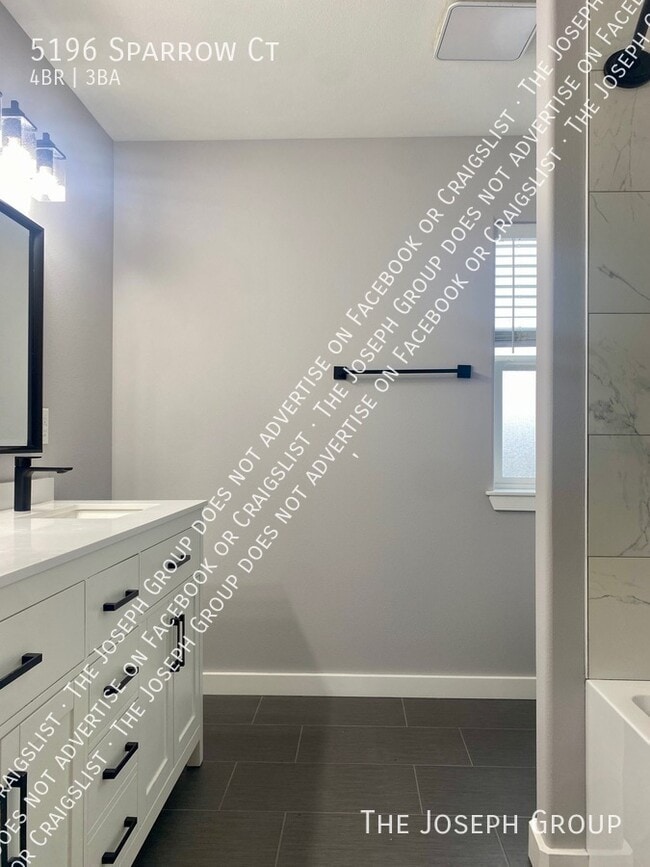 Building Photo - 5196 Sparrow Ct