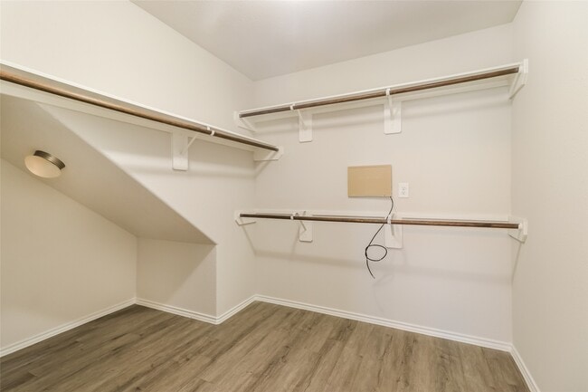 Building Photo - 2871 Briggs Dr