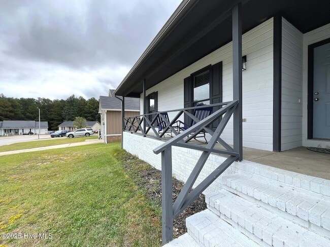 Building Photo - 5721 Randleman St