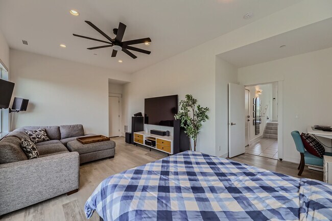 Building Photo - 26658 NE Walden Way