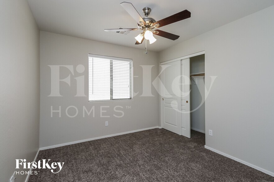 Building Photo - 3849 W South Butte Rd