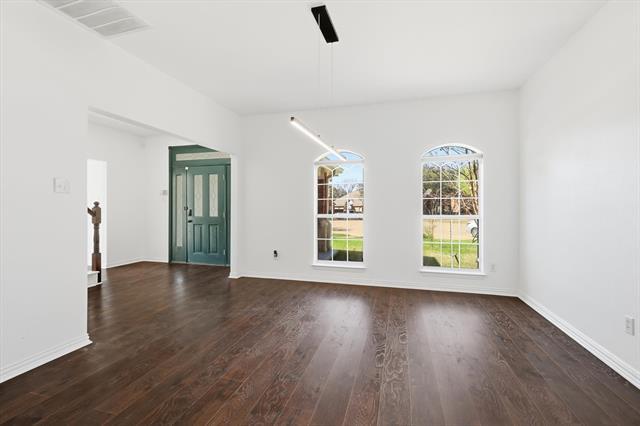 Building Photo - 836 Lakeview Cir