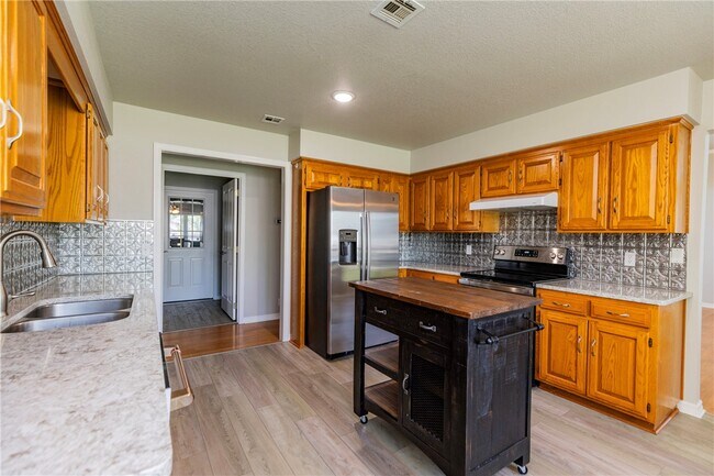 Building Photo - 1261 Mount Hebron Rd