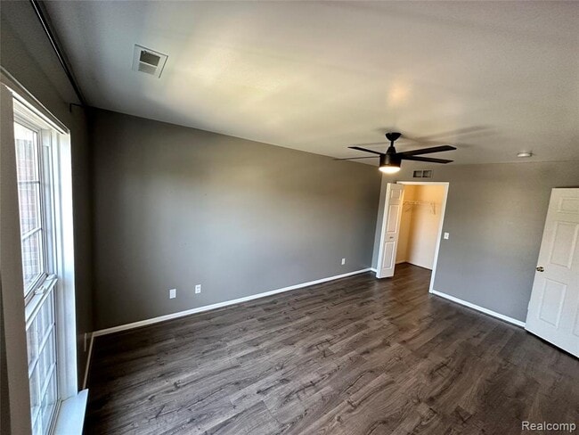 Building Photo - 16056 Morningside
