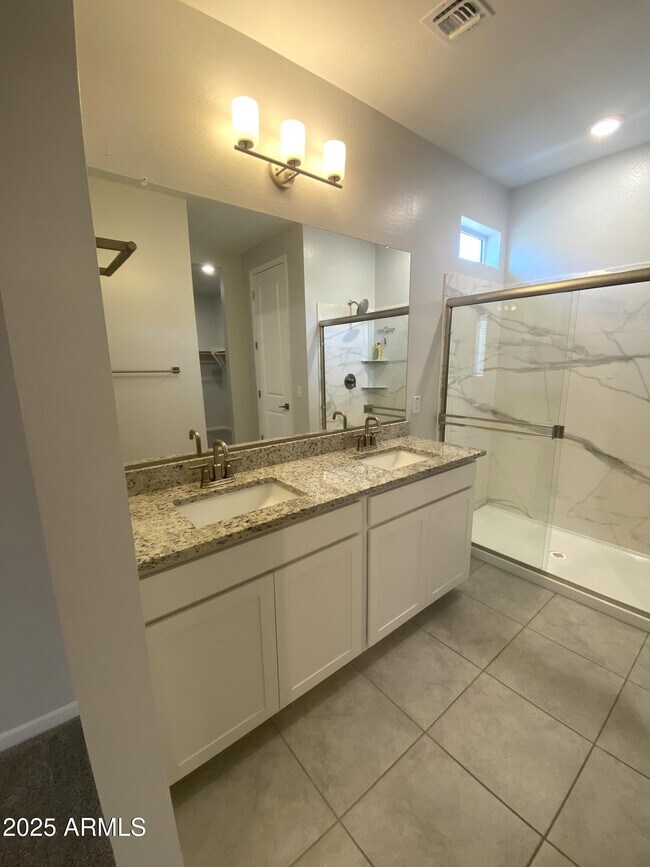 Building Photo - 24620 W Mohave St