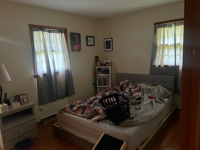 Building Photo - Charming 2-Bedroom Ranch with Spacious Liv...