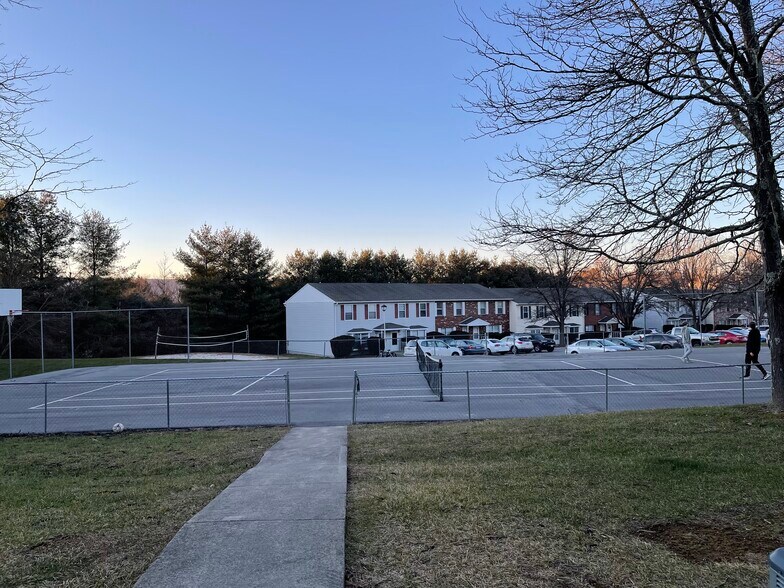 Building Photo - 200 Janie Ln