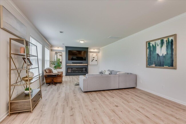 Building Photo - 6233 High Top Ln