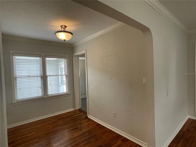 Building Photo - 303 S Audubon Ave