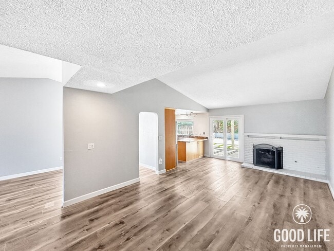 Building Photo - Beautiful 3BD/2BA w/ A/C, In-Unit Laundry, and 2-Car Attached Garage in San Carlos!