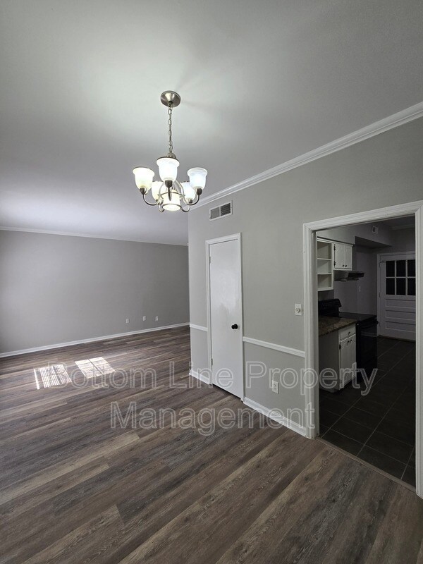 Building Photo - 5949 Quail Hollow Rd