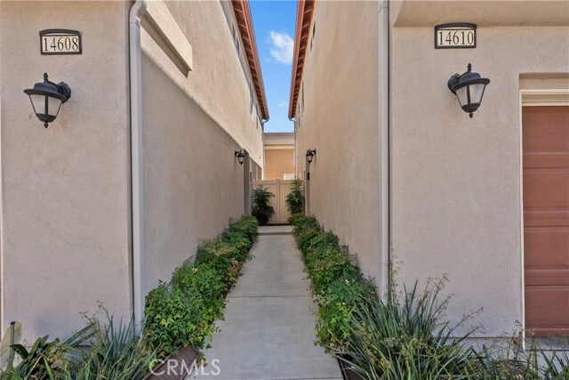 Building Photo - 14610 Isla Vista Dr