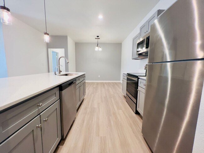 Building Photo - PRE-LEASING FOR JUNE OR JULY! 3/3/2 Duplex in Northwest Lubbock