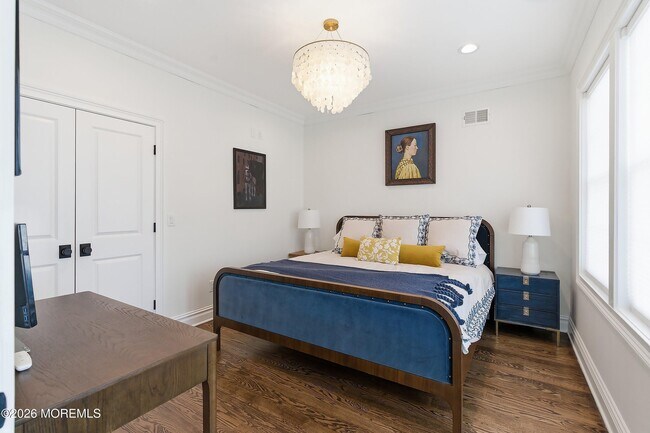 Building Photo - 619 Park Ave