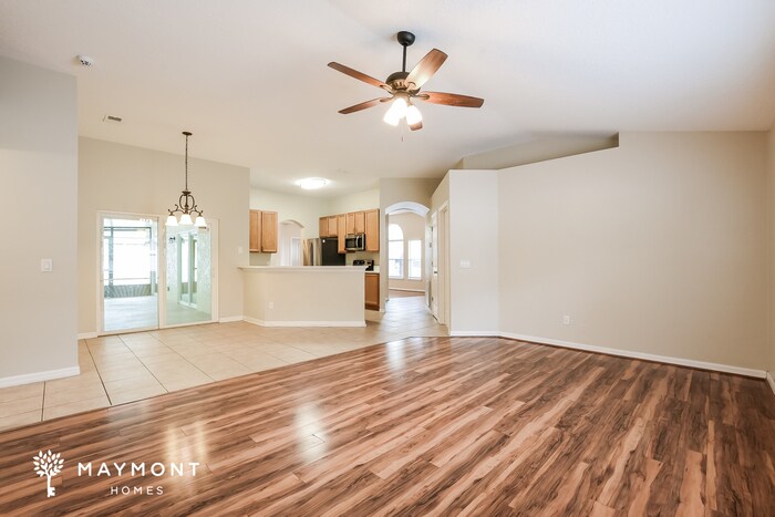 Building Photo - 909 Lake Lindley Dr N