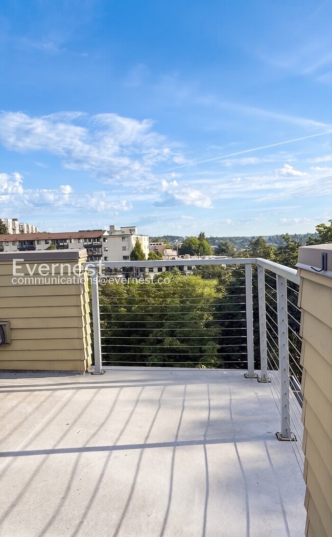 Building Photo - 3Bed/2.5 Bath/Available Now!