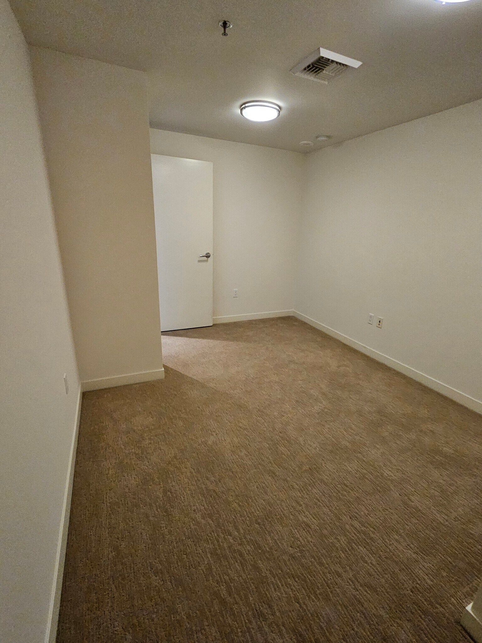 Building Photo - 1310 NW Naito Pky