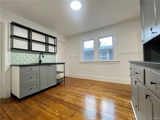 Building Photo - 434 23rd St